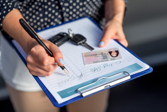 Can I Drive a Motorhome with a Car License in Iceland?