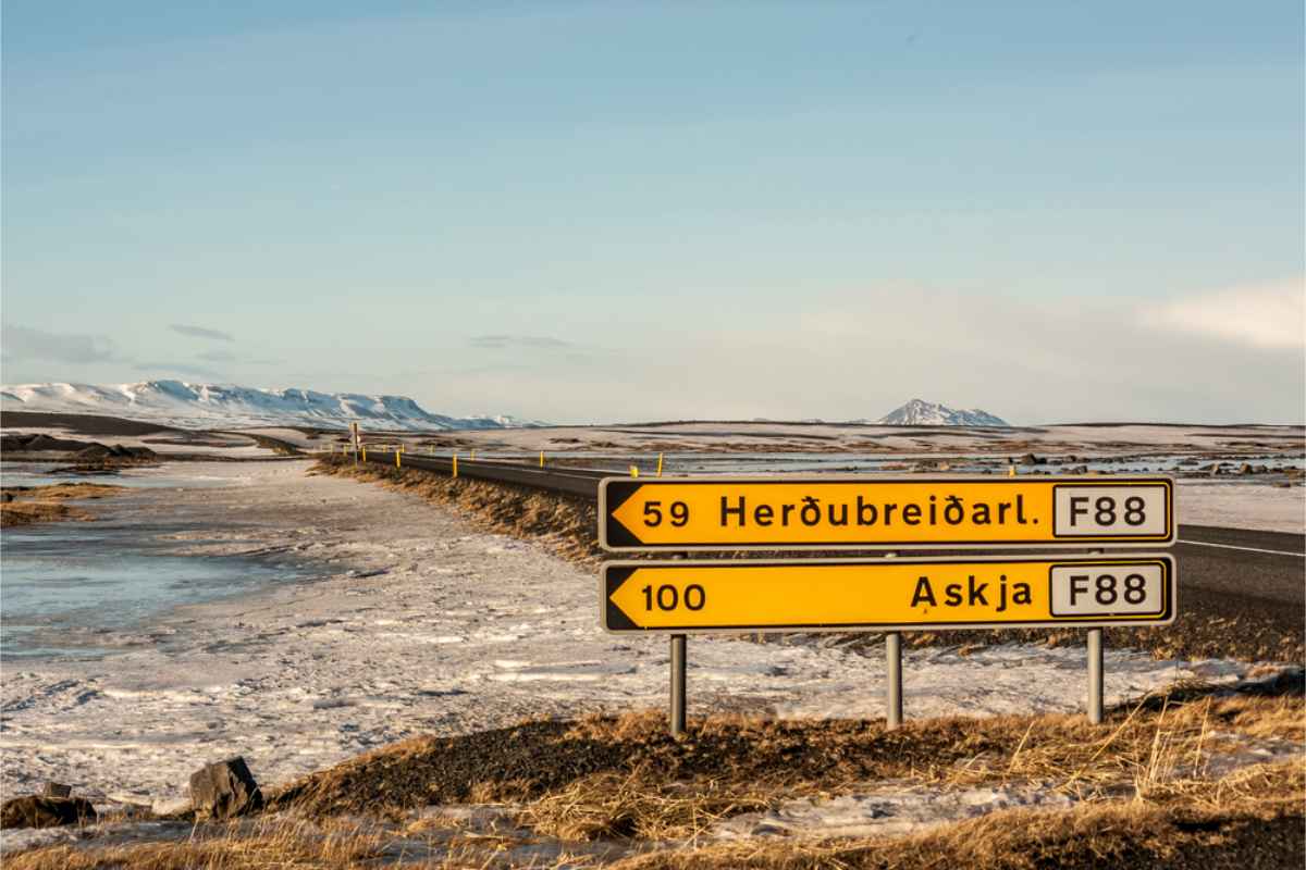 Road sign for Askja F88