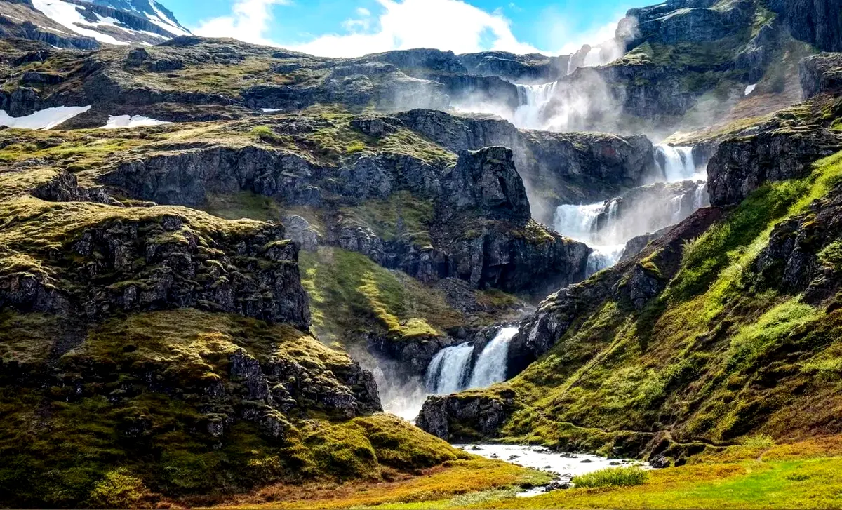 Klifbrekkufoss Waterfall