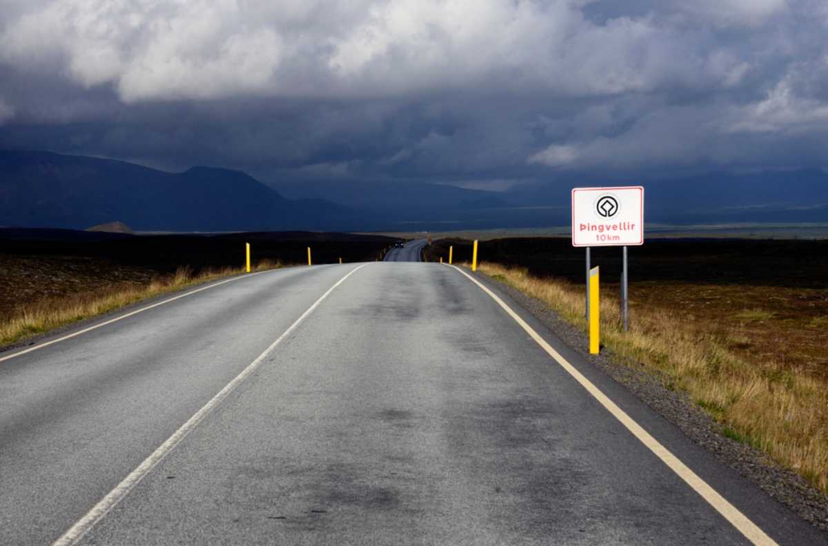 Panneau routier indiquant que Thingvellir est &agrave; 10 km